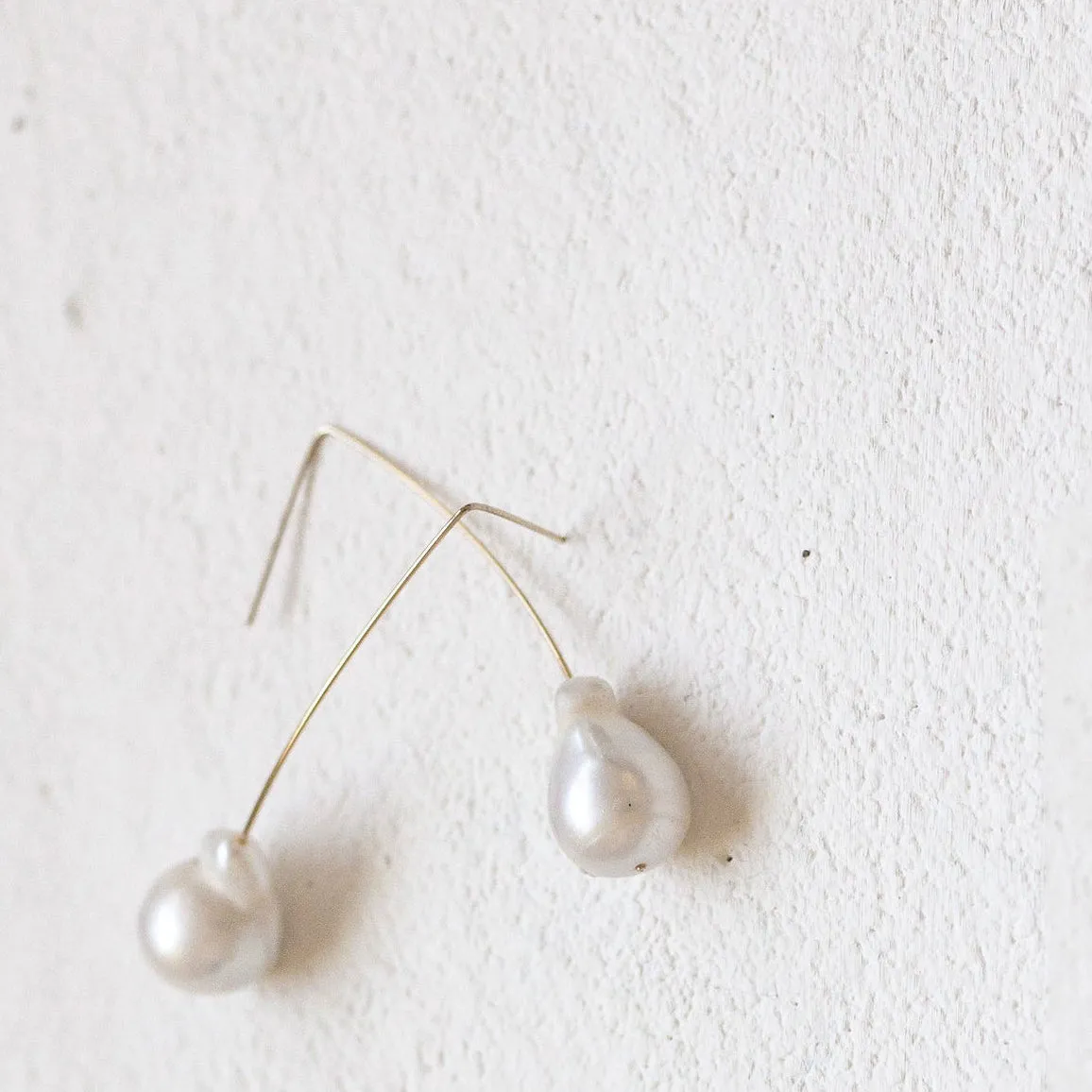 A.B.Ellie "Freshwater Pearl Stem Drop" Earring