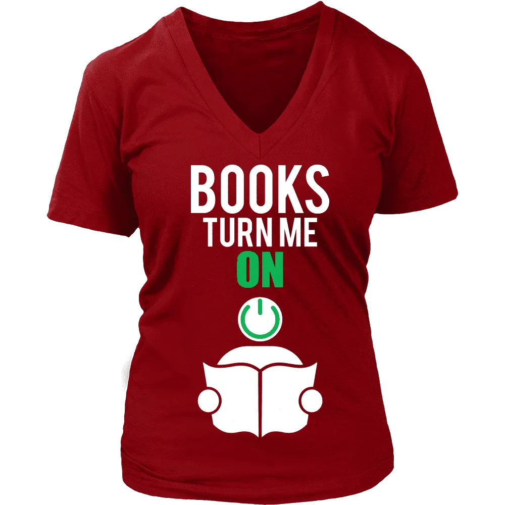 Books Turn me on - V-Neck