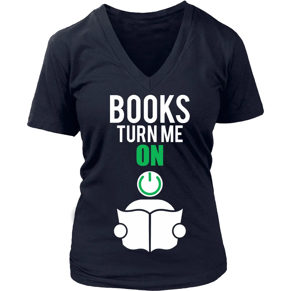 Books Turn me on - V-Neck