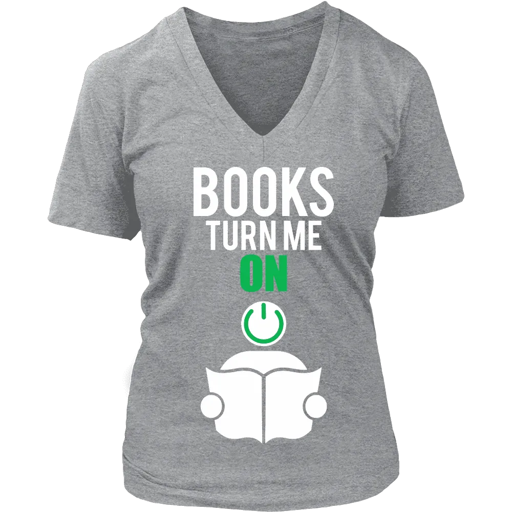 Books Turn me on - V-Neck