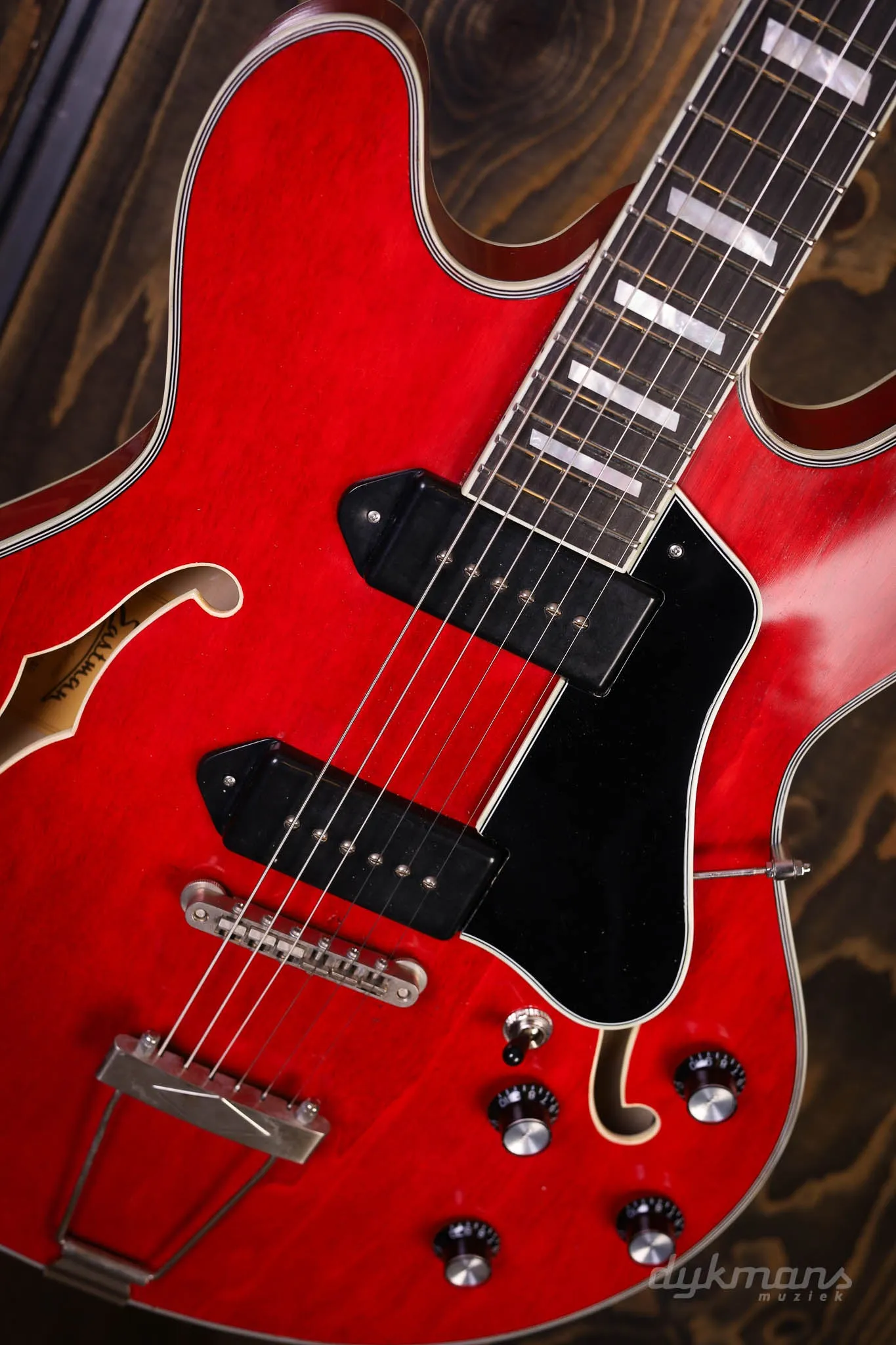 Eastman T64/vT Antique Red