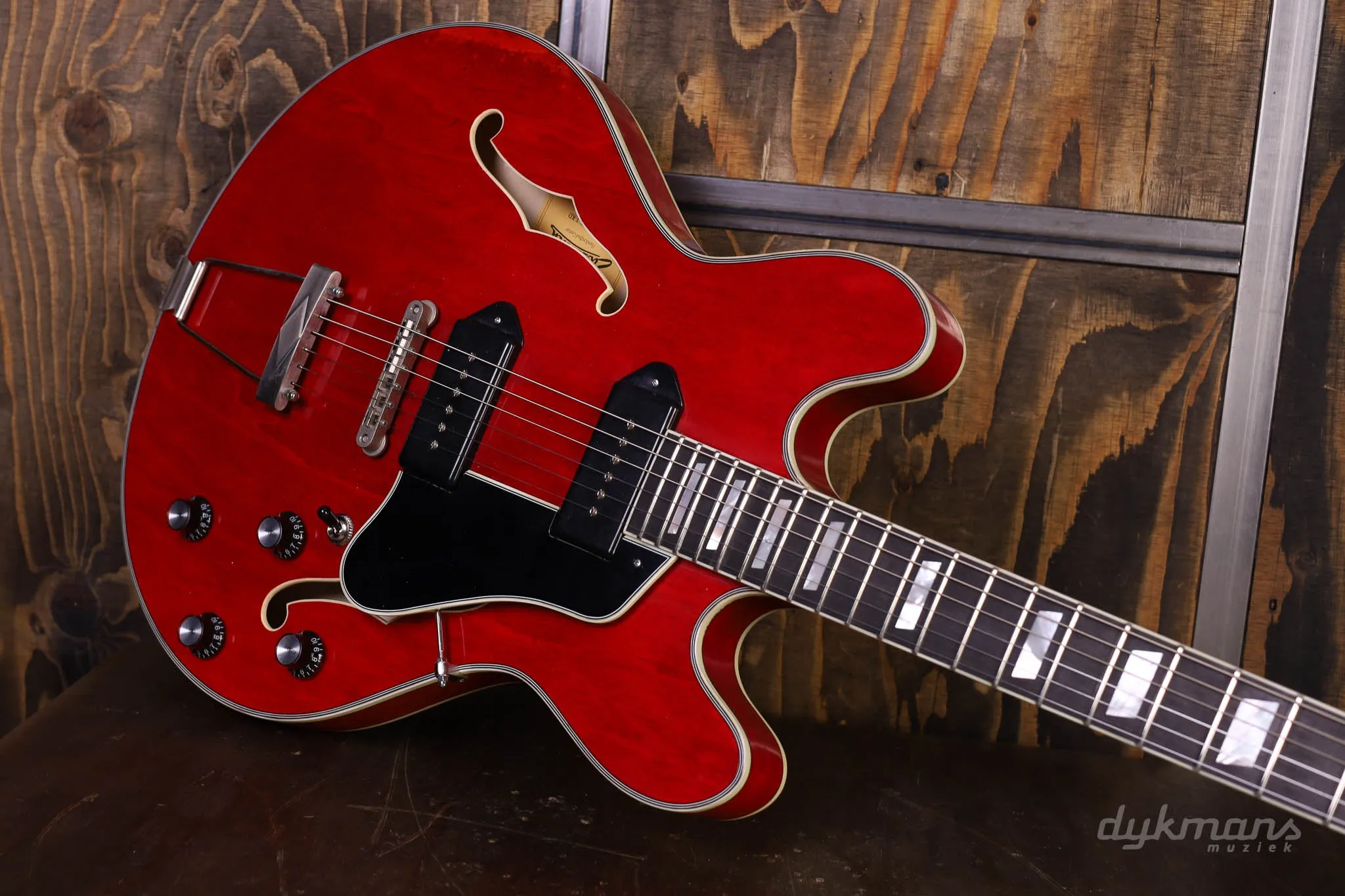 Eastman T64/vT Antique Red