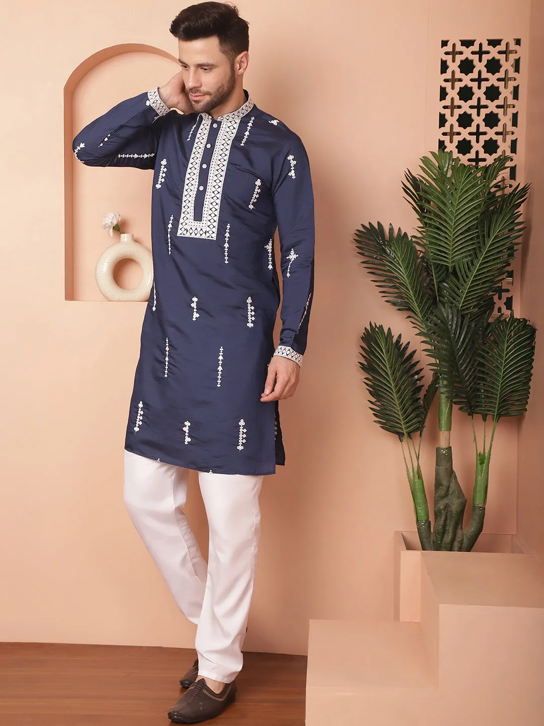 Men'S Collar Chikankari Embroidered Kurta With Pyjama