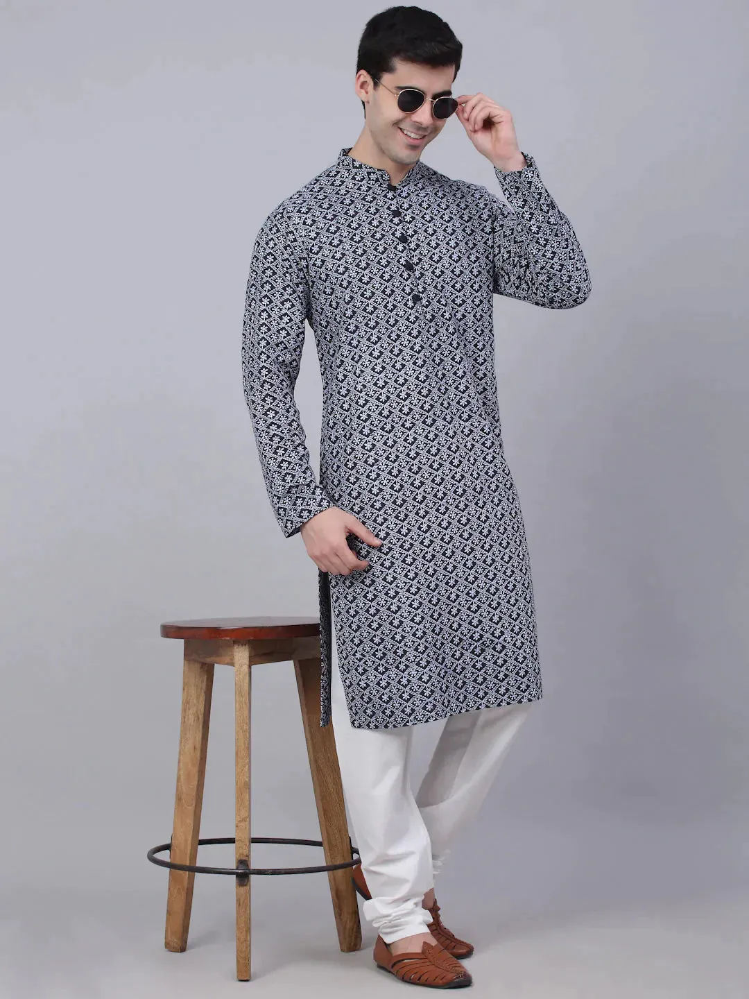 Men'S Navy Blue & White Embroidered Straight Kurtas