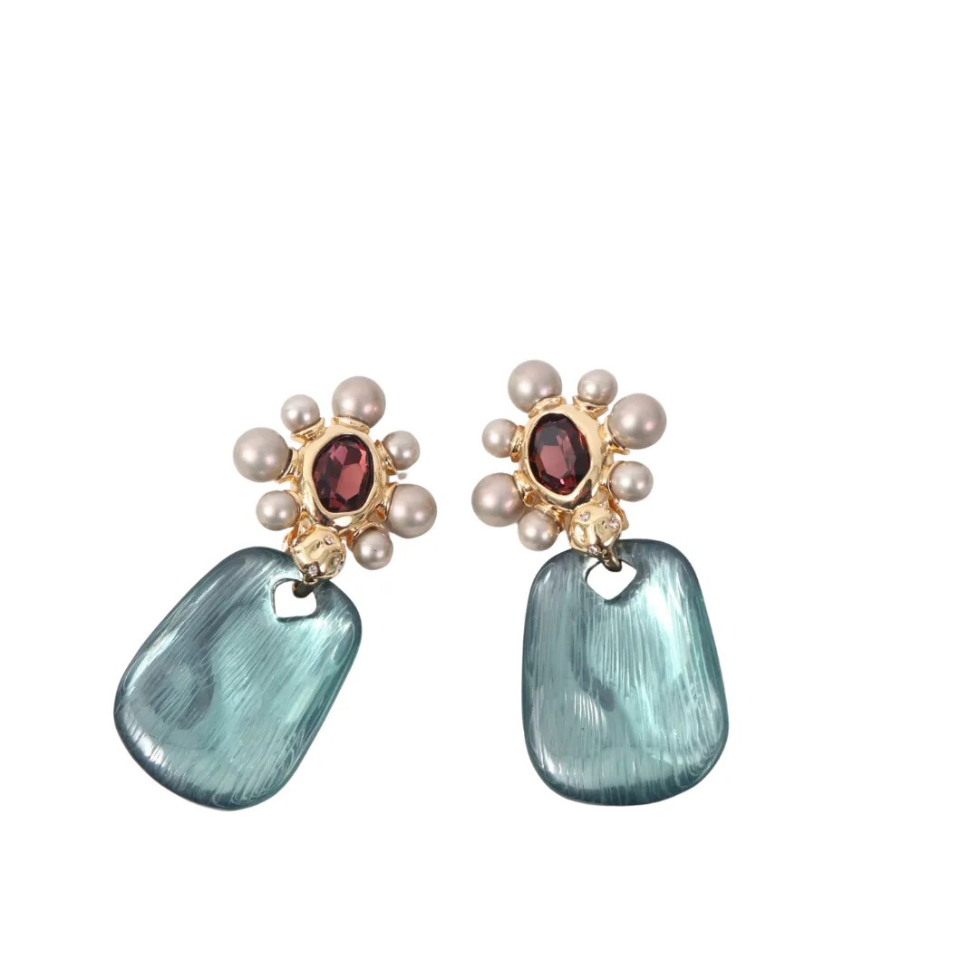 Pre Order:  Pearl Organic Glass Ear Clip