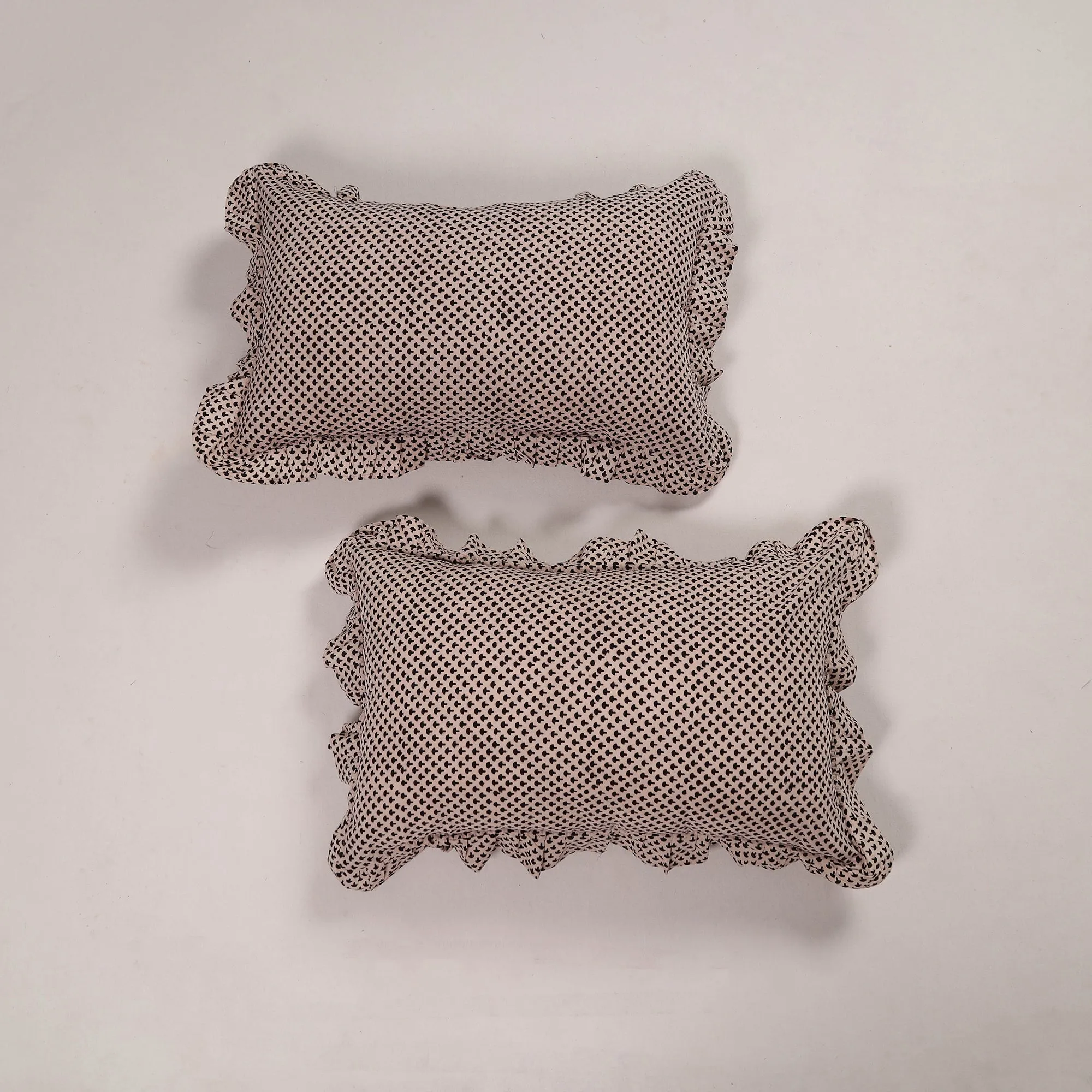 Set of 2 Handcrafted Cotton Frill Pillow Covers 19